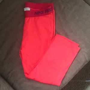 Nike pro capris